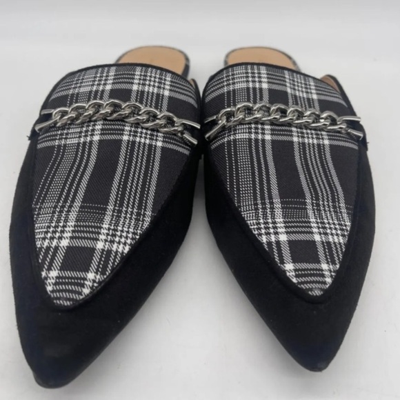 Ann Taylor Womens Black Pointed Toe Chain Slip Mules Size 9.5 Loafers Faux Suede - Picture 4 of 10